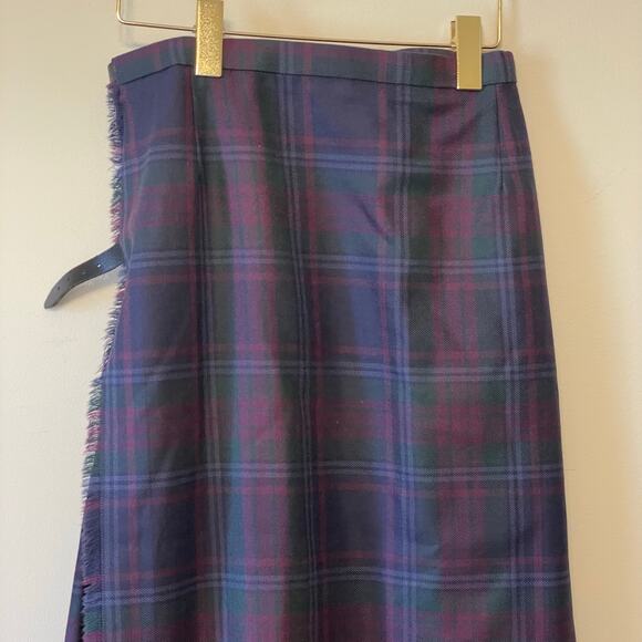 Hector Russell Small 26-28” waist tartan plaid pure wool kilt Scottish red blue - Picture 7 of 11